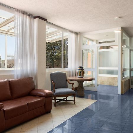 Howard Johnson By Wyndham Toluca Eksteriør bilde