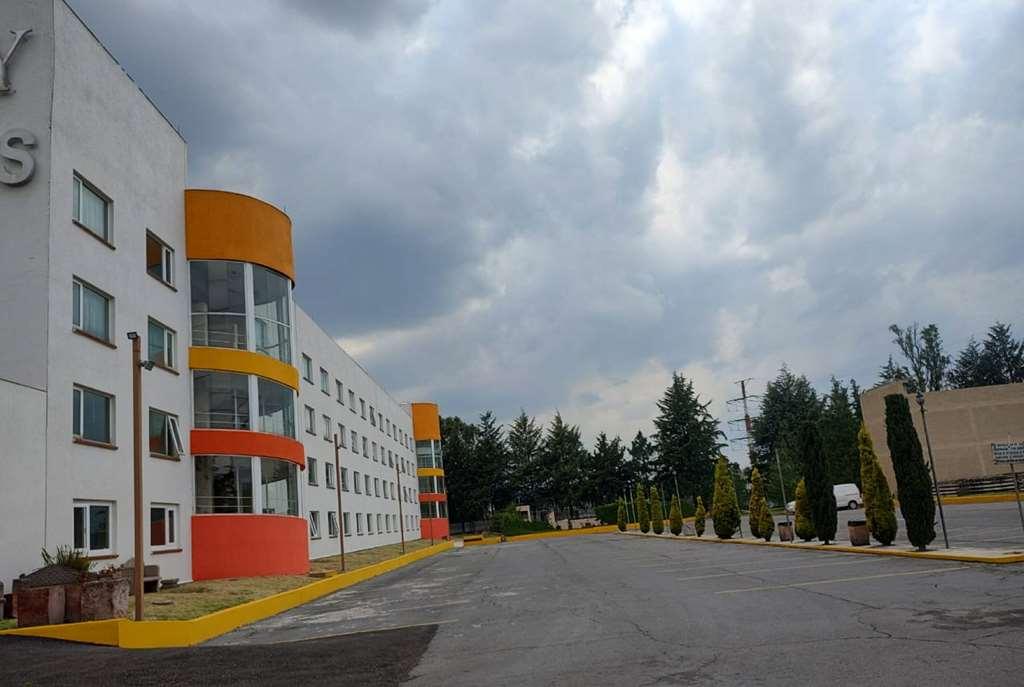 Howard Johnson By Wyndham Toluca Eksteriør bilde