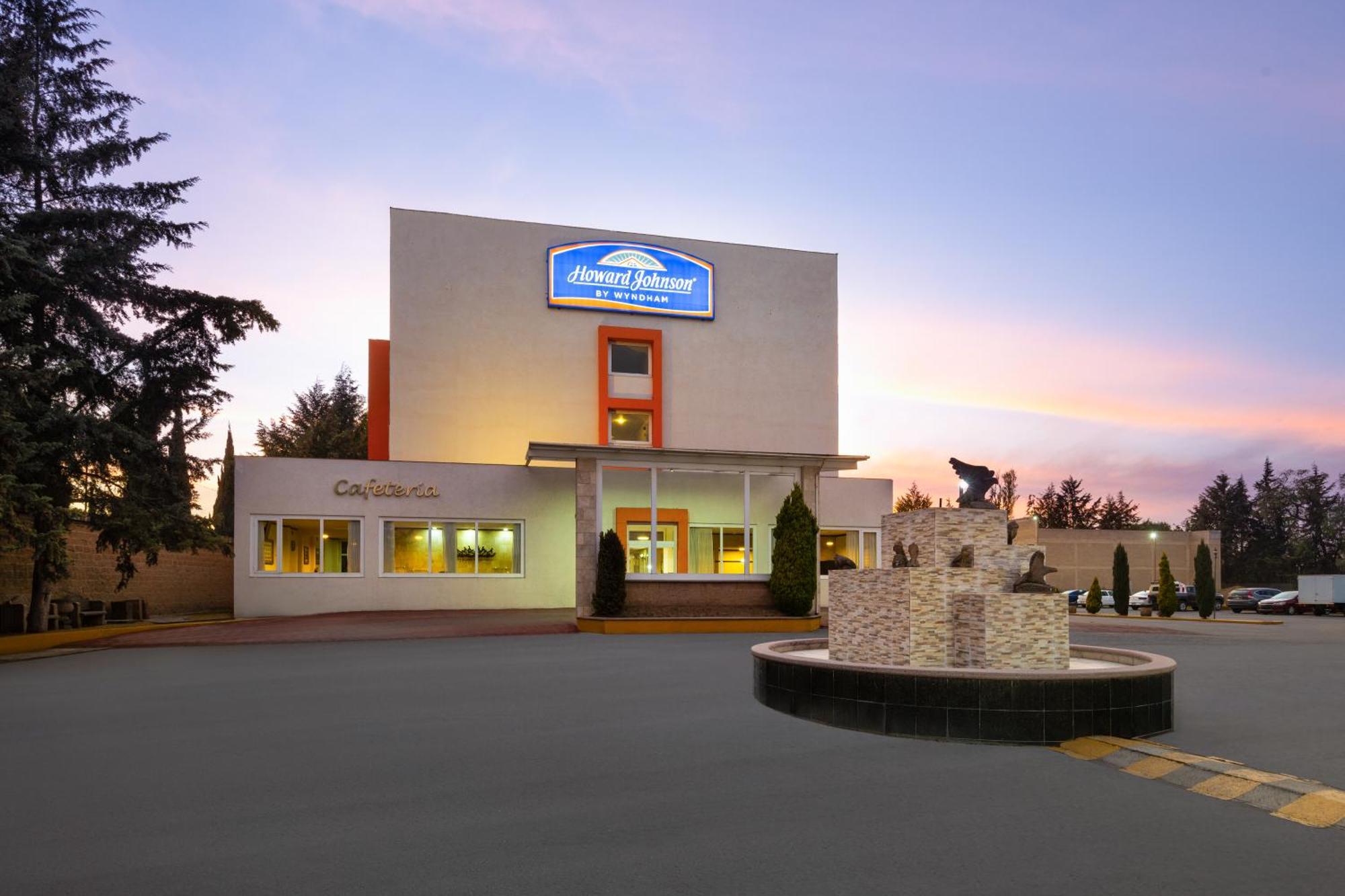 Howard Johnson By Wyndham Toluca Eksteriør bilde