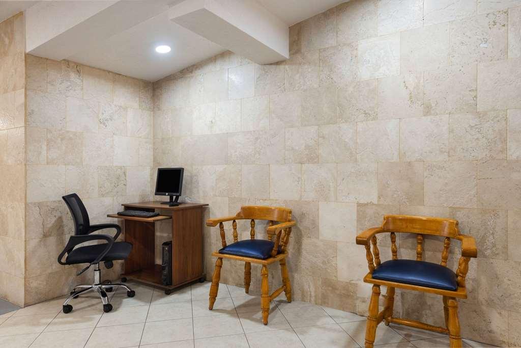 Howard Johnson By Wyndham Toluca Fasiliteter bilde