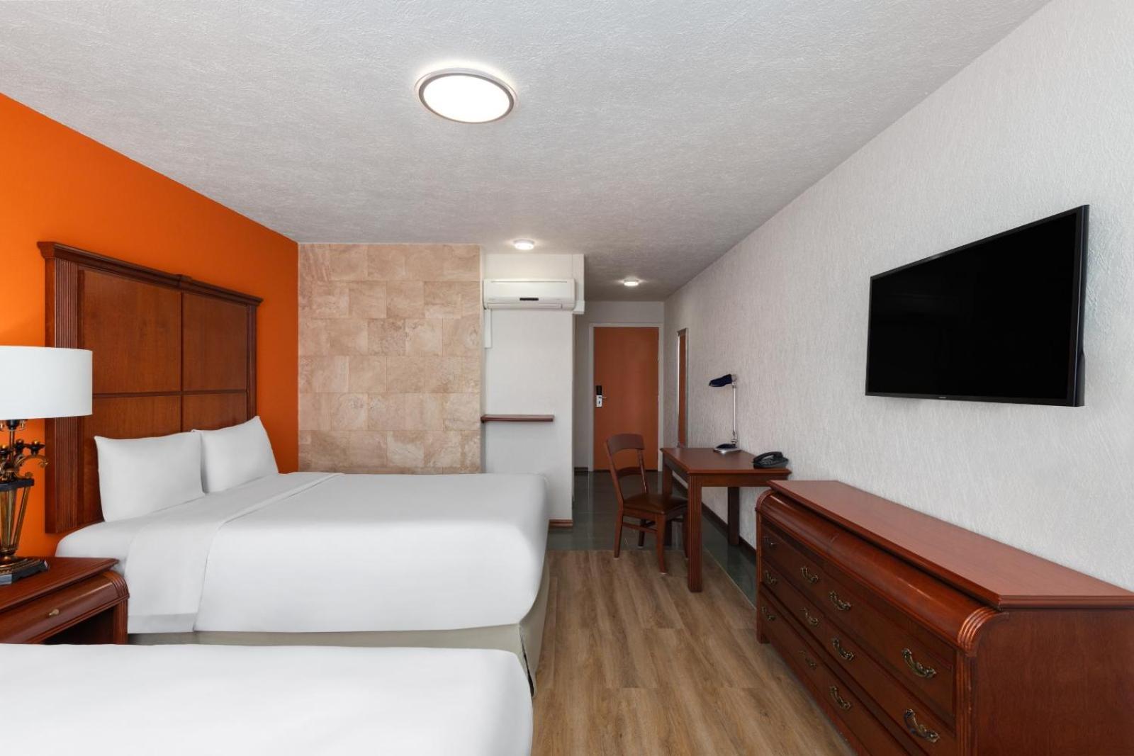Howard Johnson By Wyndham Toluca Eksteriør bilde